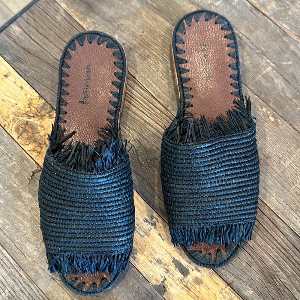 Black Raffia slides